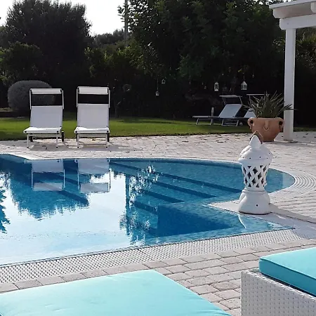 Santostefano Holidays 펜션 *